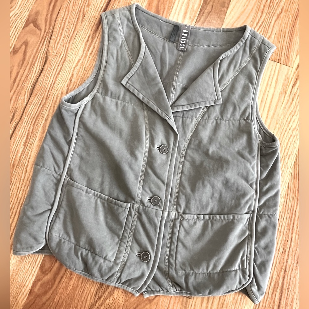 Ischiko Vest
